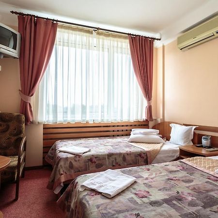 Druzhba Service Hotel Kiew Exterior foto