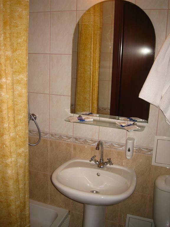 Druzhba Service Hotel Kiew Zimmer foto