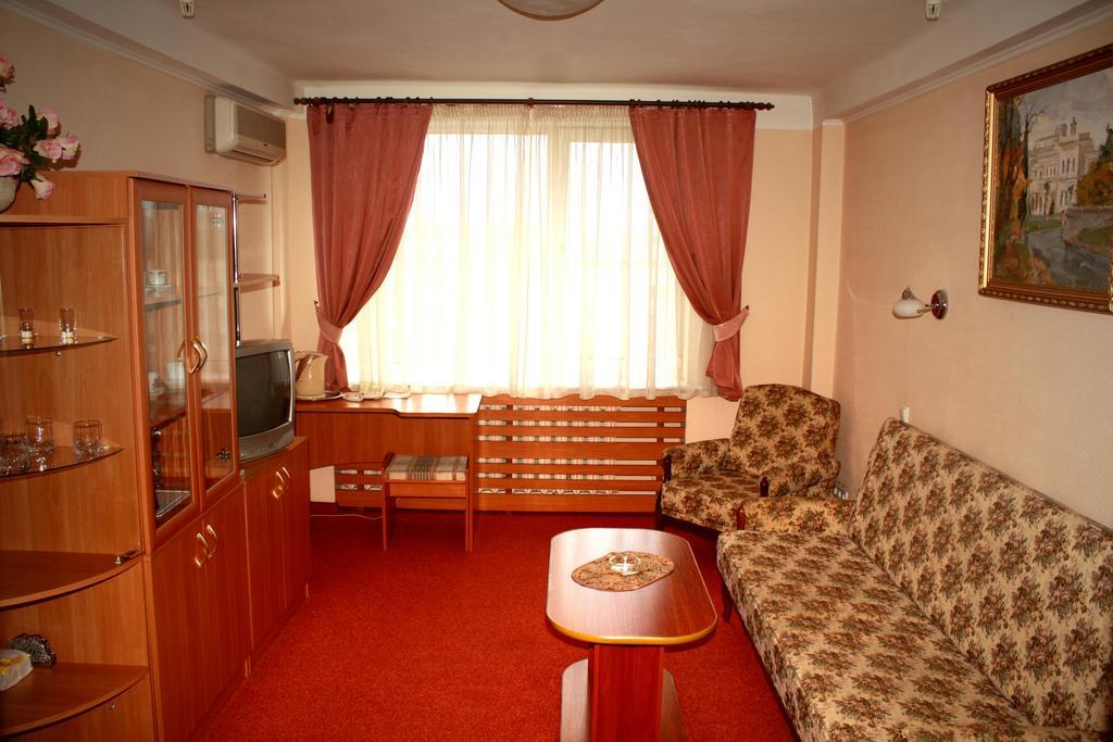Druzhba Service Hotel Kiew Zimmer foto
