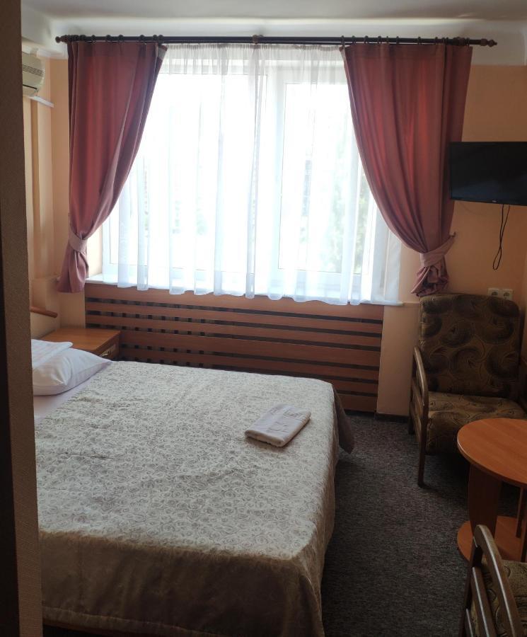 Druzhba Service Hotel Kiew Exterior foto